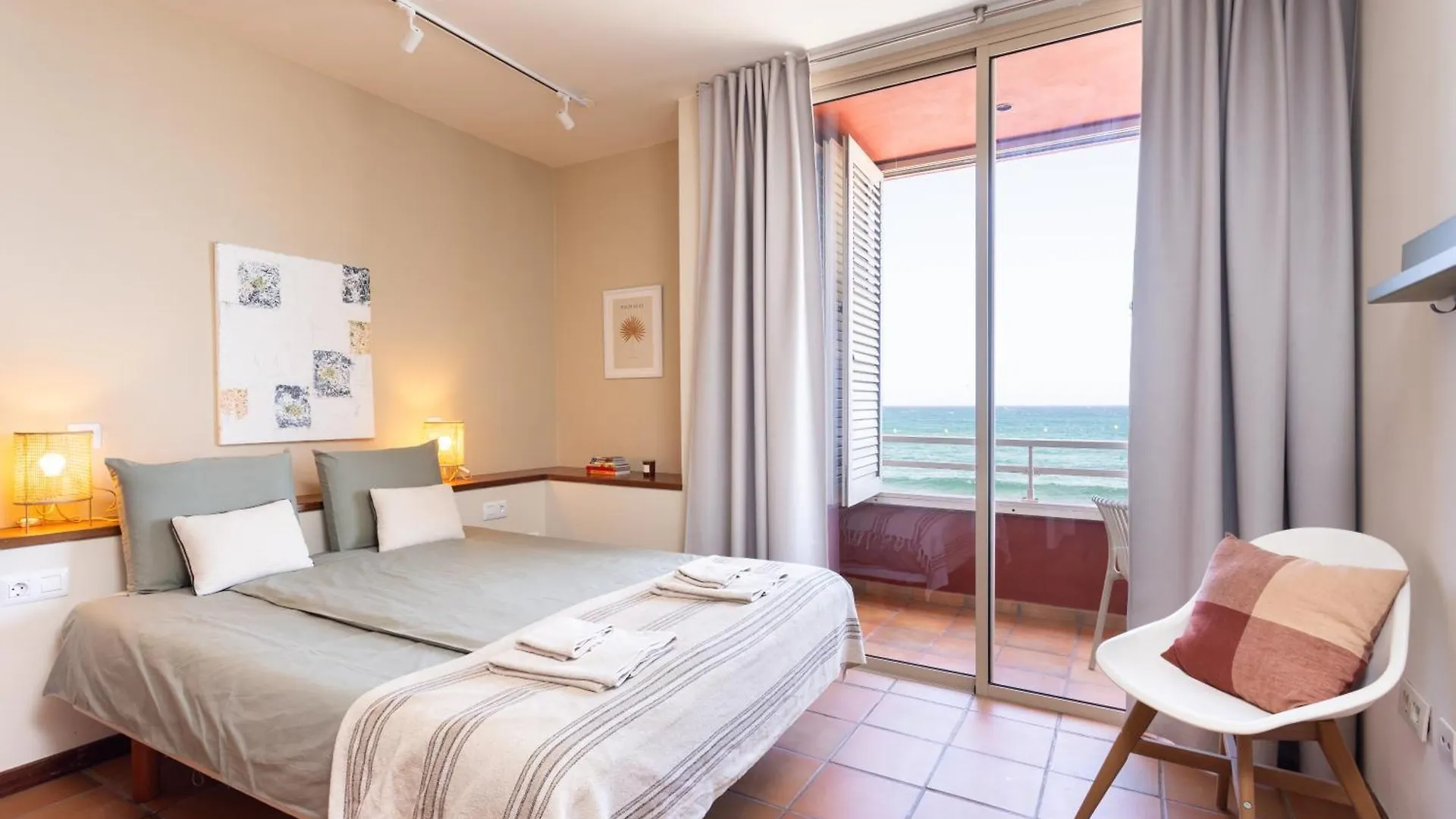 Spectacular Beachfront Loft-Style Casa Corina II El Medano  Apartment