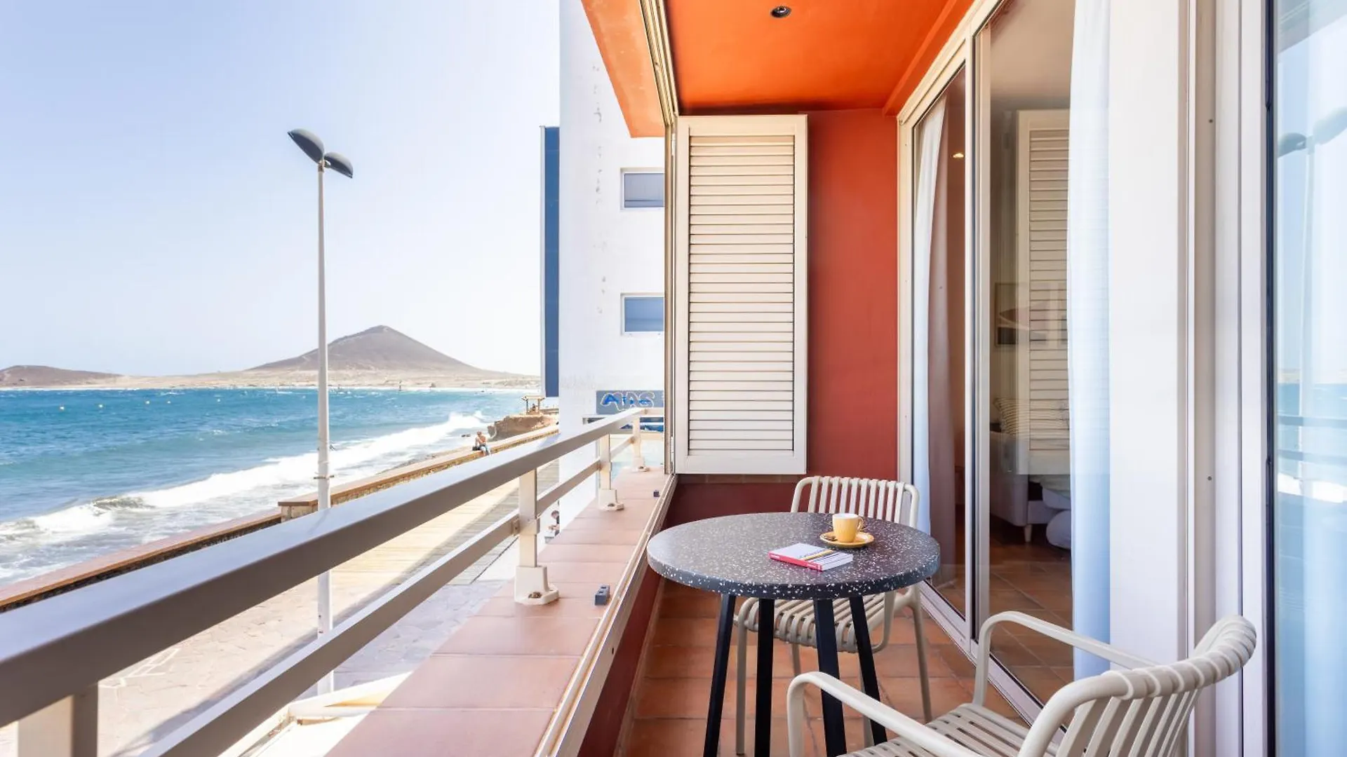 Apartment Spectacular Beachfront Loft-Style Casa Corina II El Medano