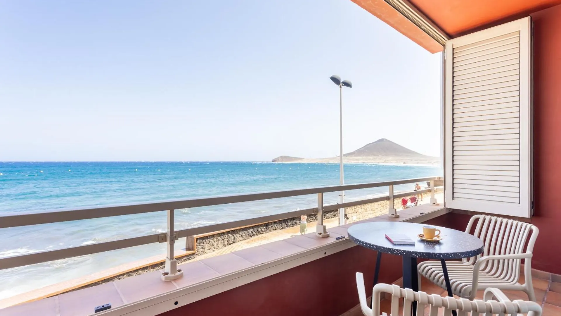 Apartment Spectacular Beachfront Loft-Style Casa Corina II El Medano